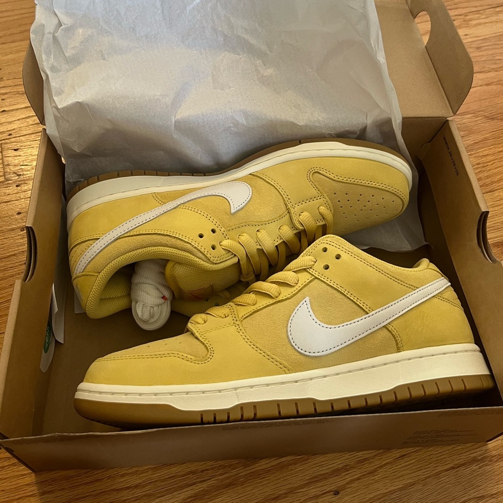 Nike SB Dunk Low - Saturn Gold